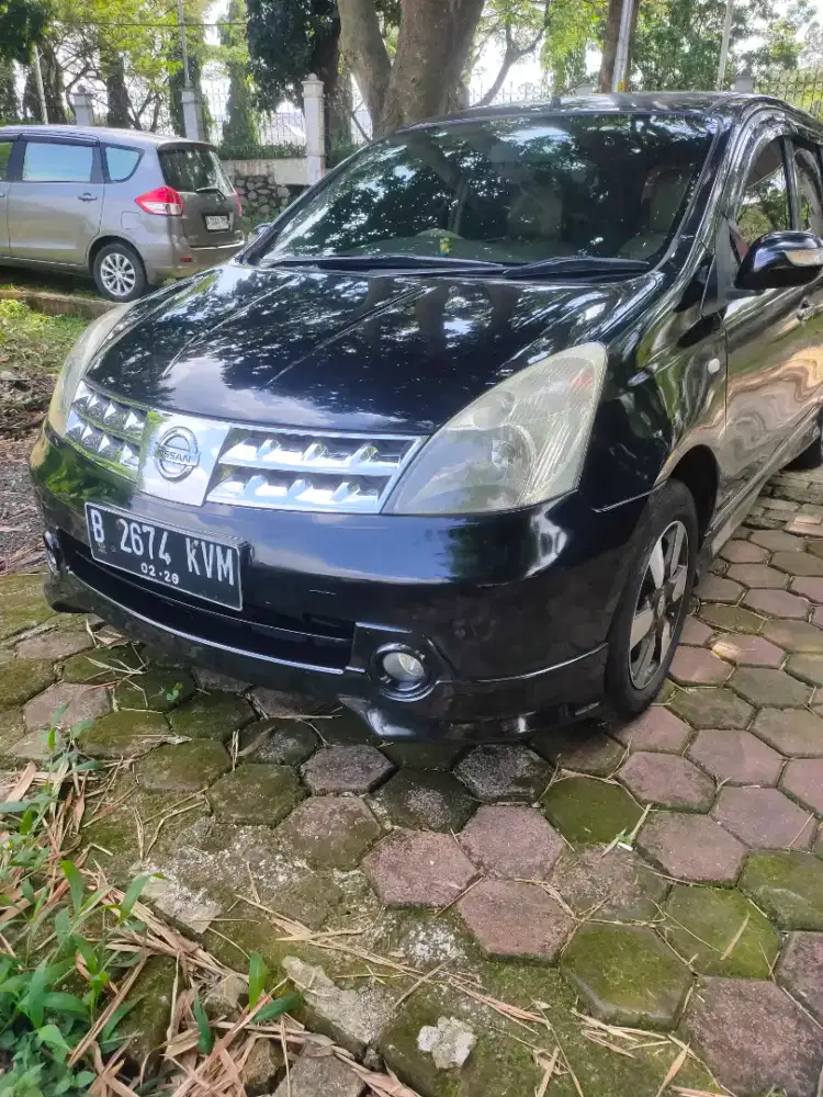Jual Nissn grand Livina AWS 2011