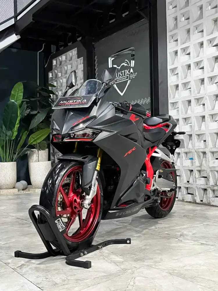 Honda CBR 250RR ABS 2019. N Malang. DANNY Mustika Motor Sulfat