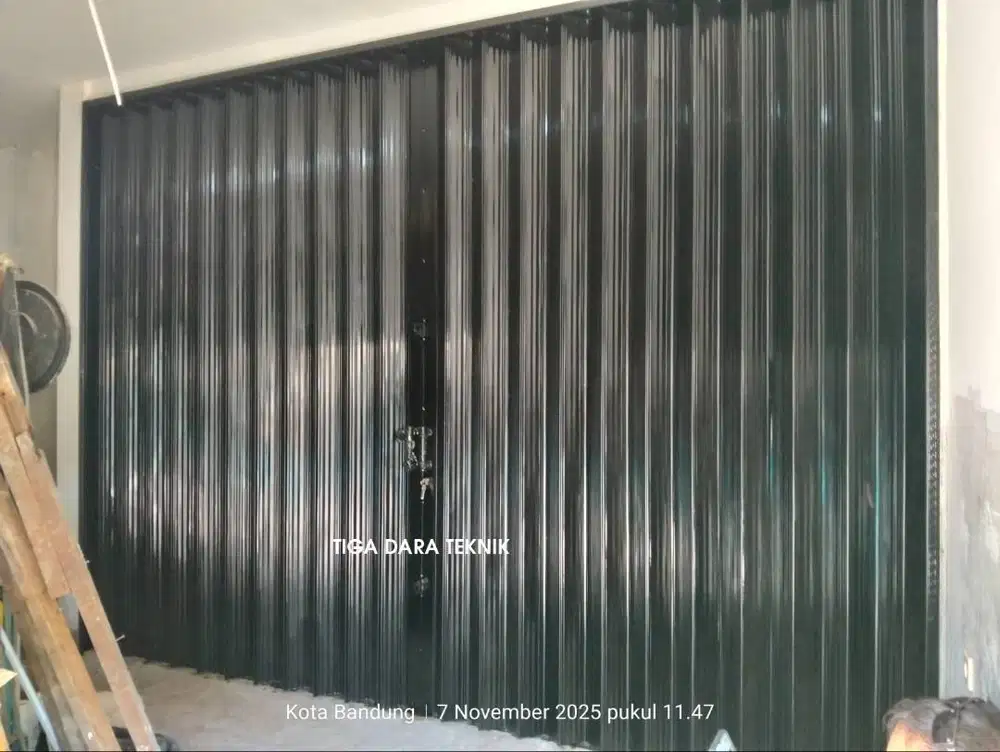 Pintu besi lipat folding gate, pintu ruko, garasi, sekat dll
