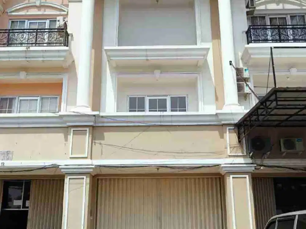 Ruko Sentra Niaga 4 Lantai Disewakan Hadap Timur