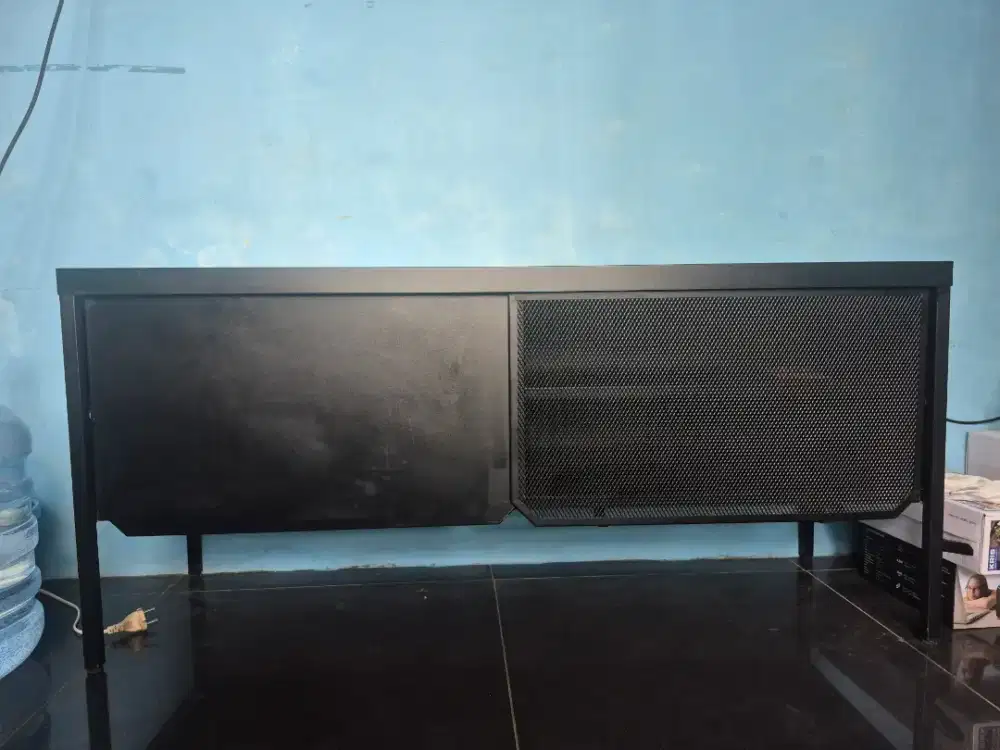 Meja + lemari Tv merk informa