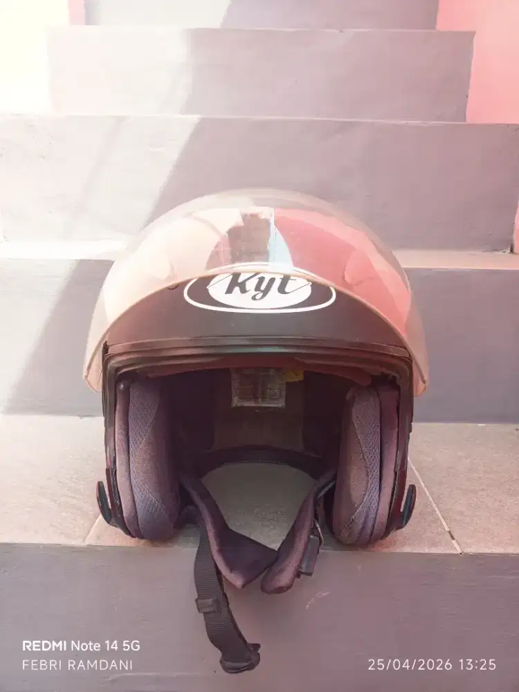 HELM KYT BLACK BEKAS