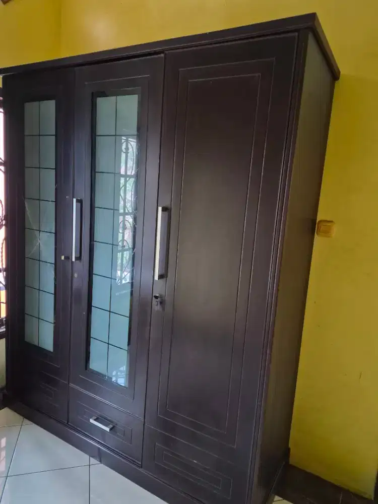 Jual Furniture bekas pakai karena pindahan rumah