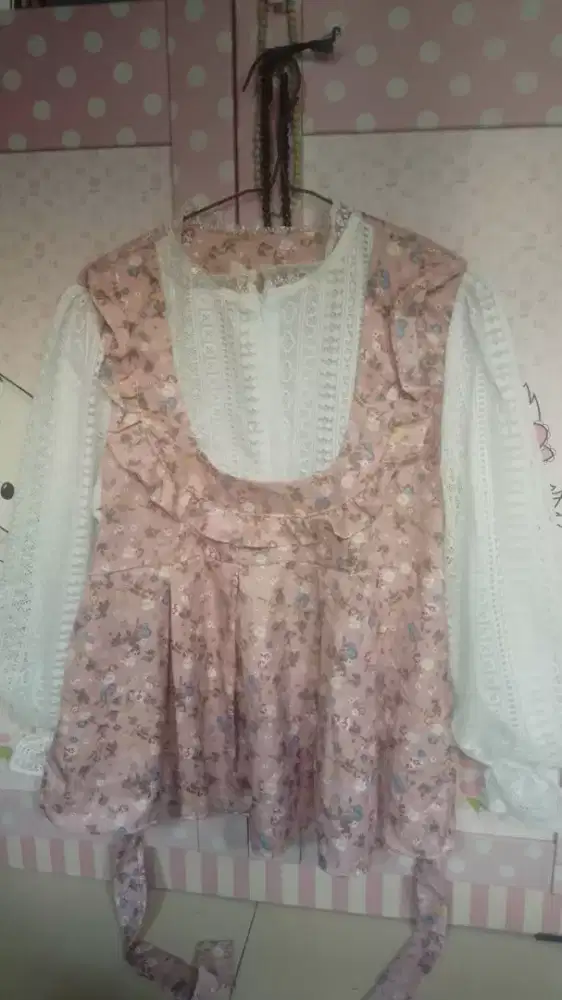 Atasan wanita, kemeja