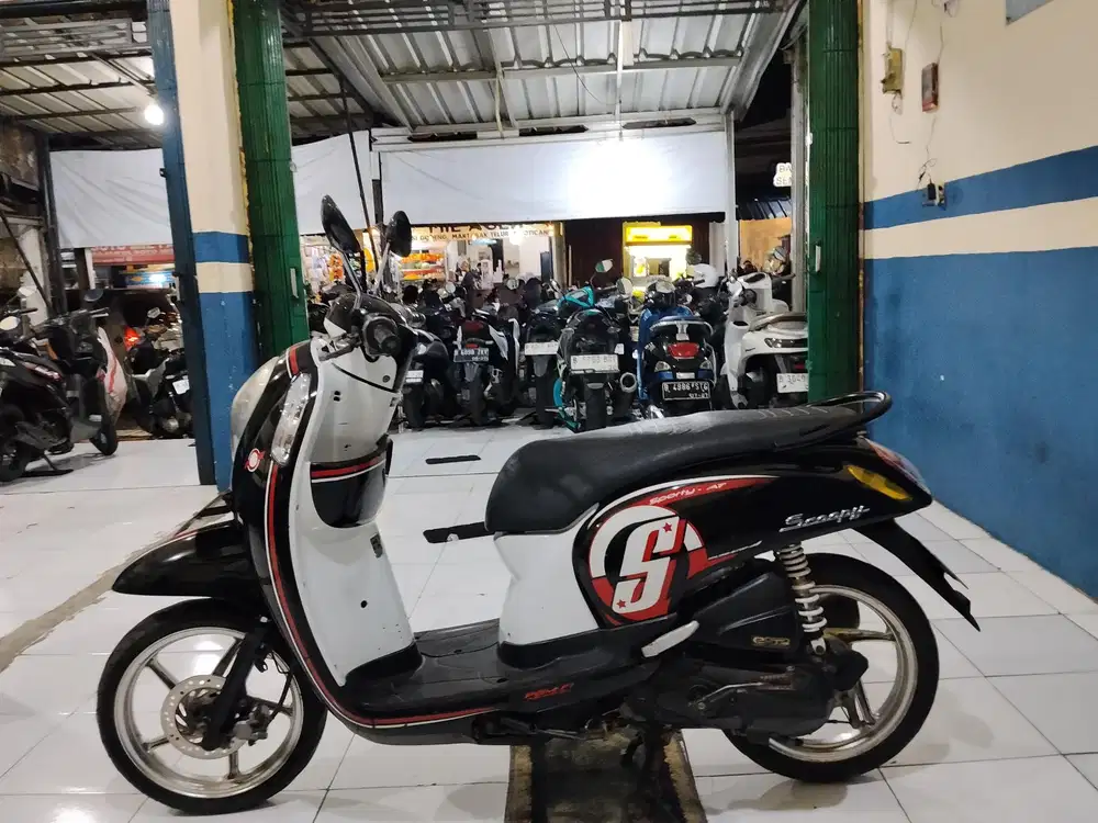 (dijual)  honda scoopy esp cbs iss 2015 siap pakai