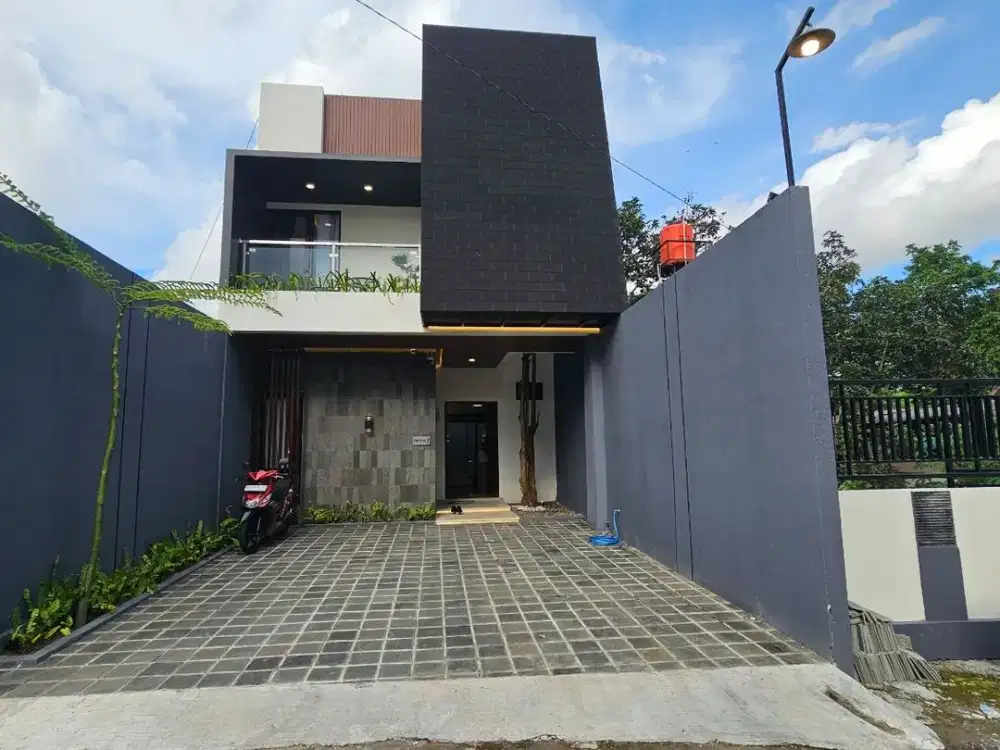 Rumah Mewah Furnished dekat UII Jalan Kaliurang - Tajem Ngaglik Sleman