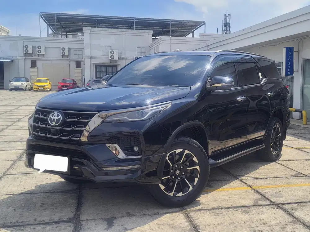 TOYOTA FORTUNER GR SPORT 2.8 VRZ 4X2 AT Nik 2022