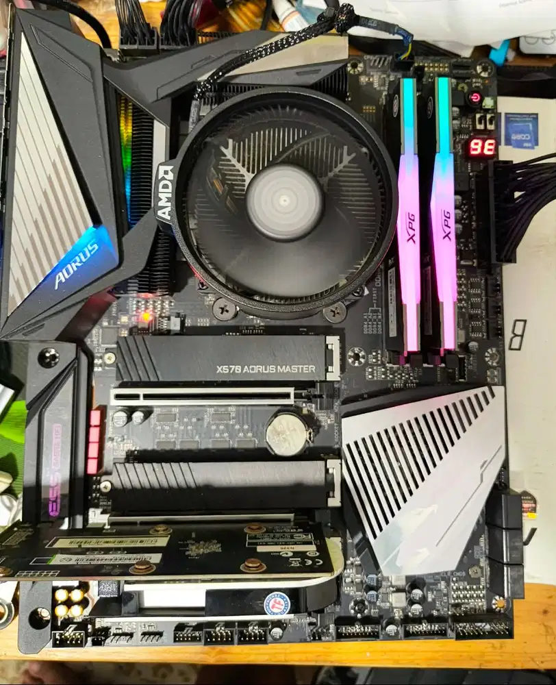 AM4 Ryzen 9 3900X  X570 AORUS MASTER Wifi  ram 32GB DDR4  Nvme 512GB