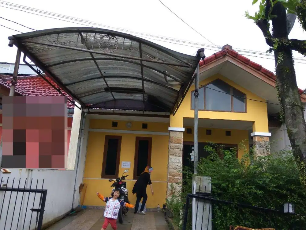 Disewakan rumah di komplek Parakan Mas - Antapani dekat RS Al islam