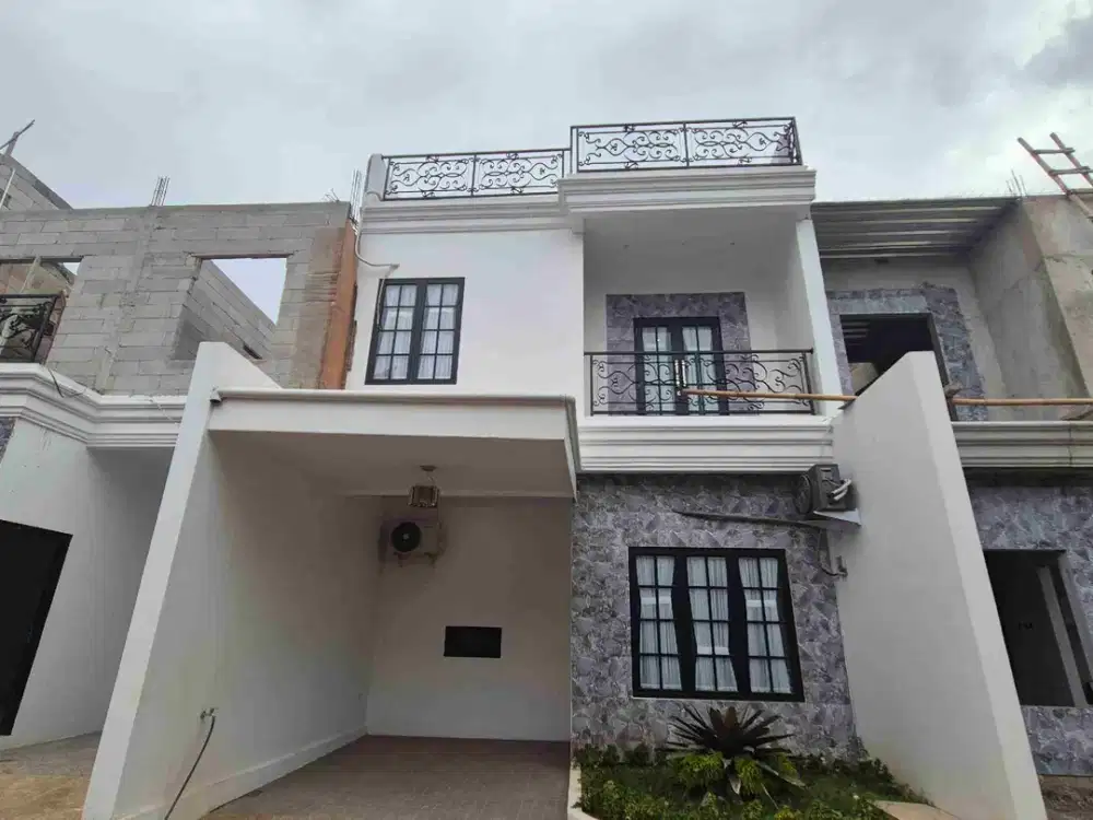 Rumah Dijual 3 lantai Dekat denga. Tol Busway dan LRT Cibubur