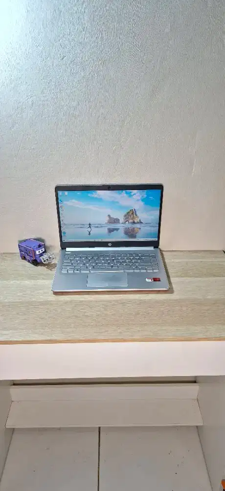 LAPTOP HP 14 AMD A9 RAM 4 SSD 512