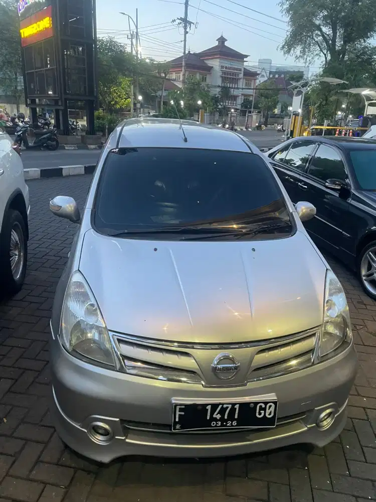 Nissan Livina 2011 Bensin