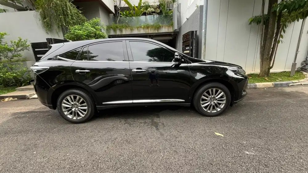 Toyota Harrier 2.0 XU60 2015 (KILOMETER RENDAH)
