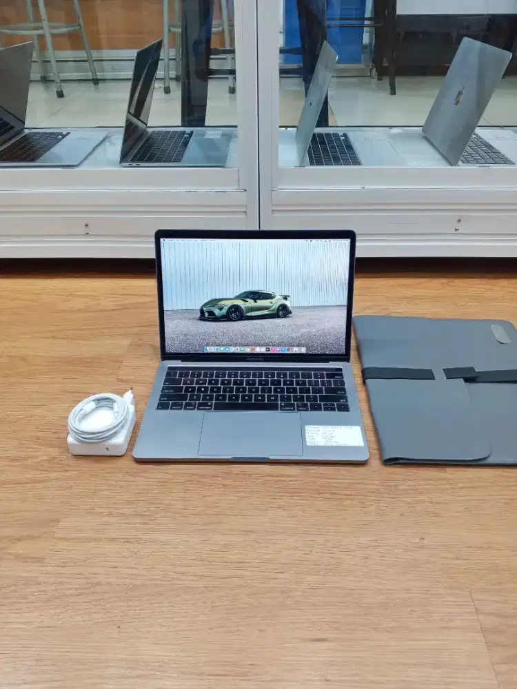 MacBook Pro Retina 13 2018 Core i5 / 16 GB / 256 GB Touchbar