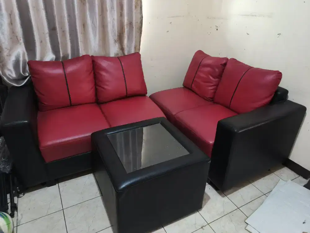 Sofa 1 set + Meja bahan kulit sintetis PVC