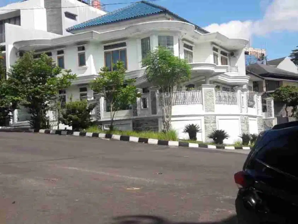 harga turun brutal Dijual rumah mewah di setra duta Bandung