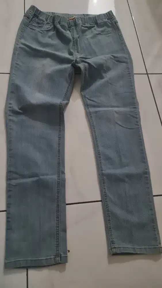 Celana panjang jeans merk tory