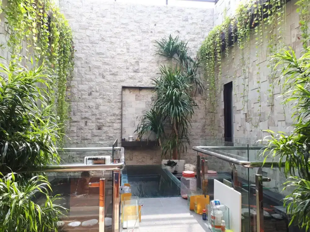 Dijual Cepat Rumah Mewah 4 Lantai di Pik 1, Lt.412m2, Strategis