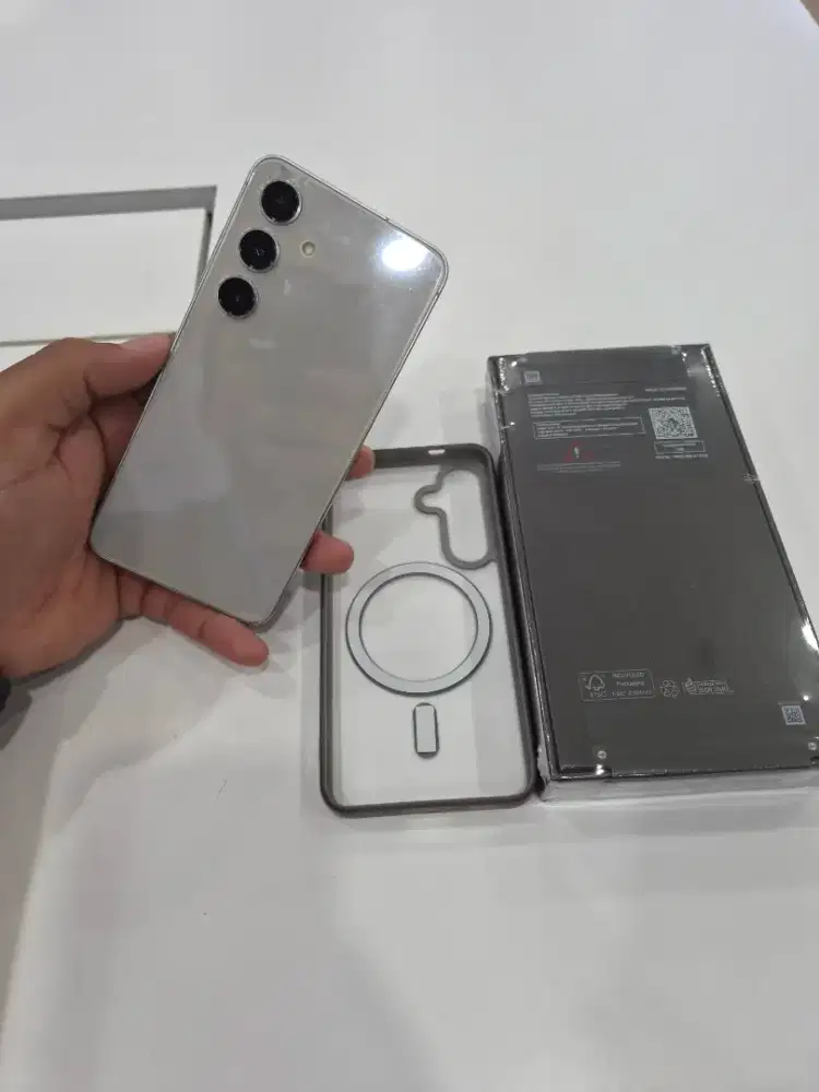 Samsung S24 8/512 Pemakaian pribadi Free TA 25Watt Ori