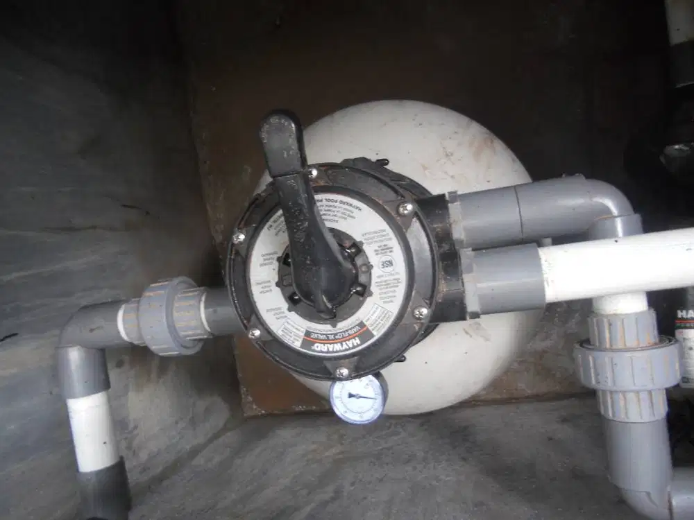 PEMASANGAN FILTER AIR KOLAM RENANG