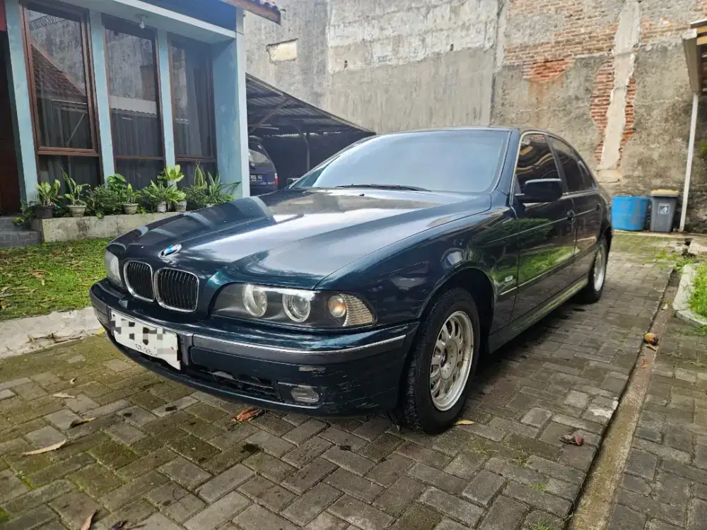 BMW E39 528i 1997 Bensin