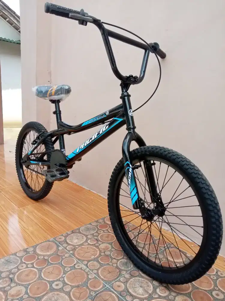 Sepeda BMX Ukuran 20.