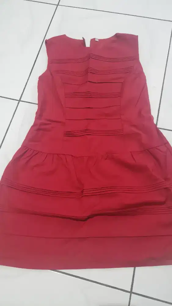 Dress merah kondisi 99.9% sprt baru