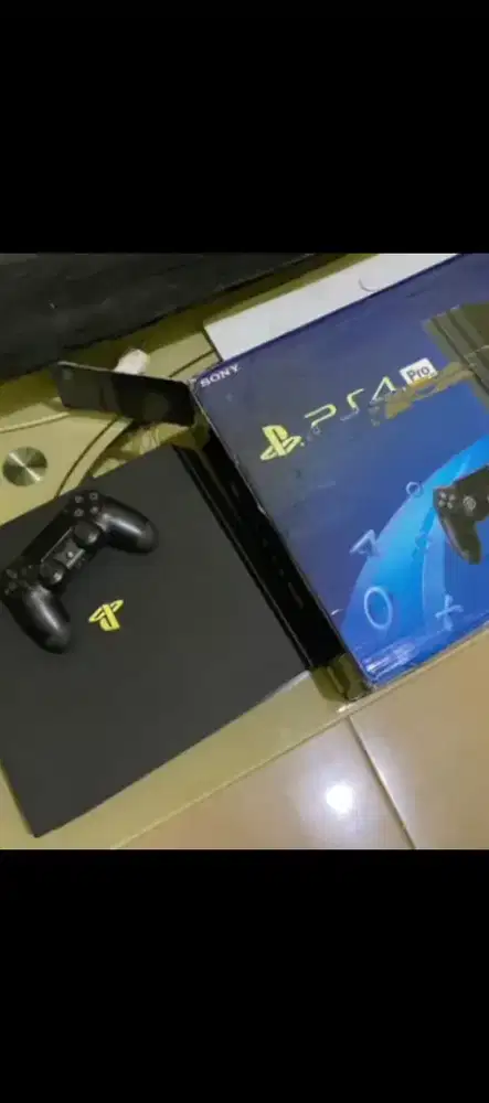 PlayStation (PS) 4 Pro 1TB Original