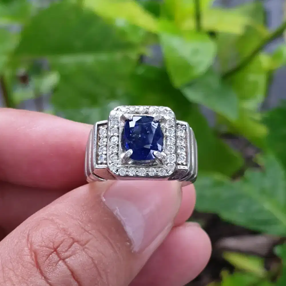 Natural blue sapphire srilanka 1.70 crt