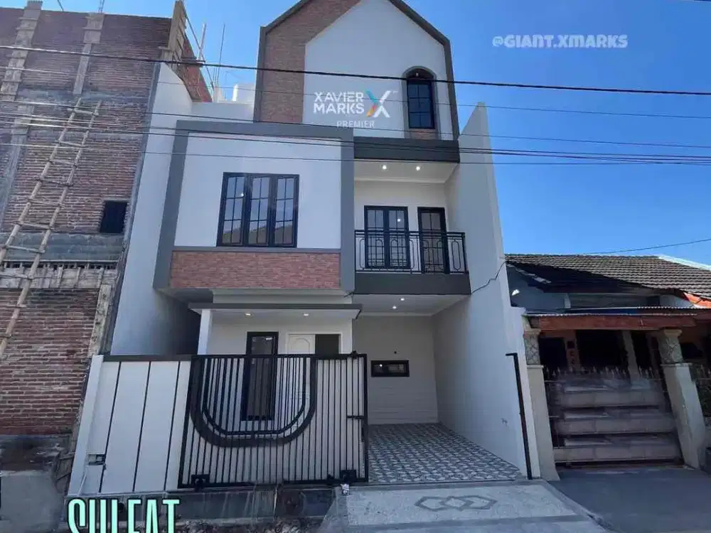 Rumah American Modern Baru tengah kota Harga Masuk Akal di Sulfat Malang