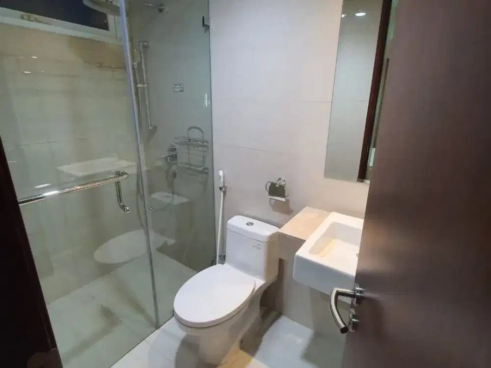 Dijual Harga dibawah NJOP Apartemen Green Sedayu 3BR Hook Full Furnish