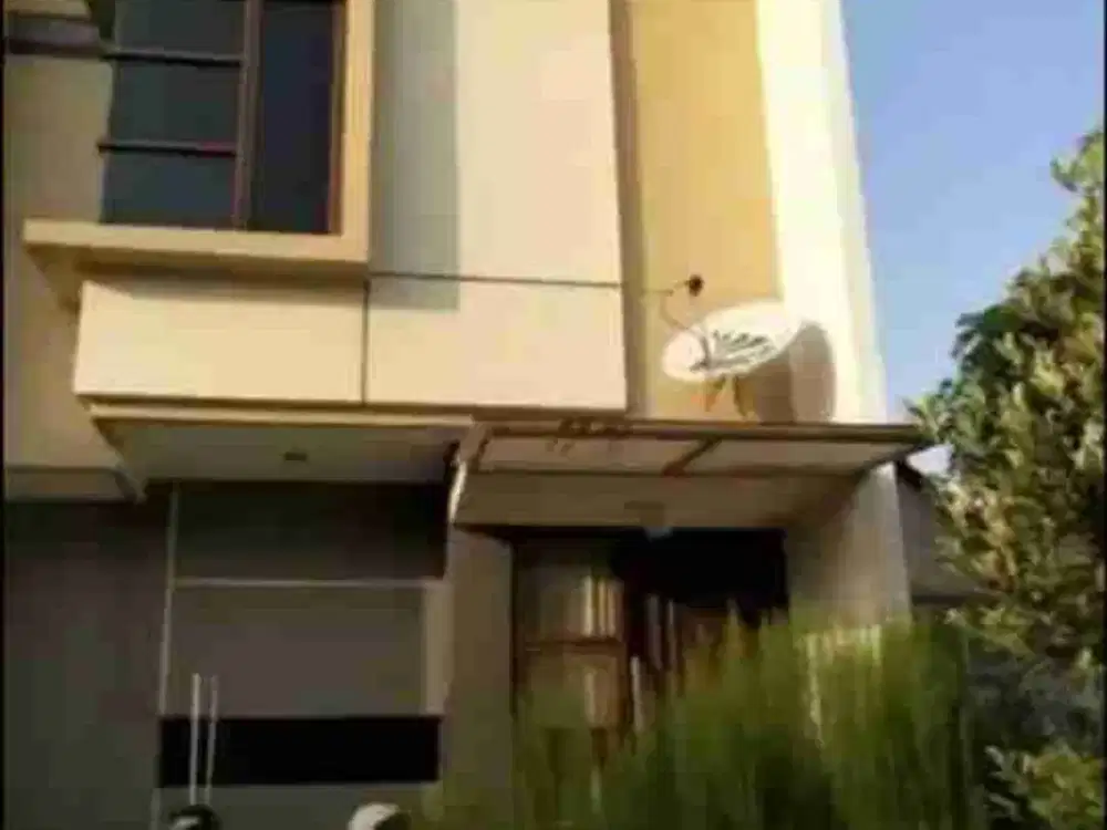 Jual rumah Mungil 2 lantai  di Green Serpong Bintaro,