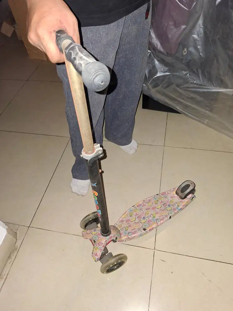 Scooter anak warna pink