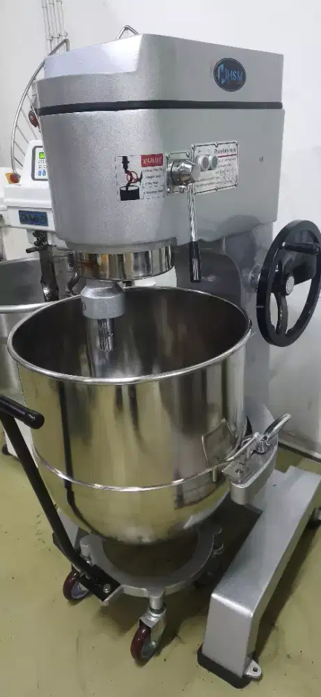 Planetary Mixer HSM100 (Manual Lifting/Model Bowl Putar)