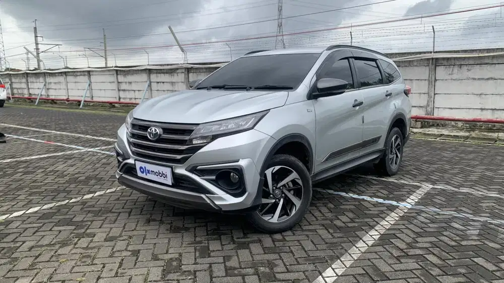 Toyota Rush 1.5 S GR Sport Bensin AT 2022 - ZKY