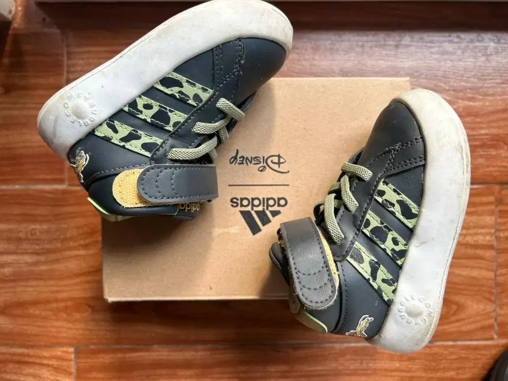 Sepatu Anak Adidas