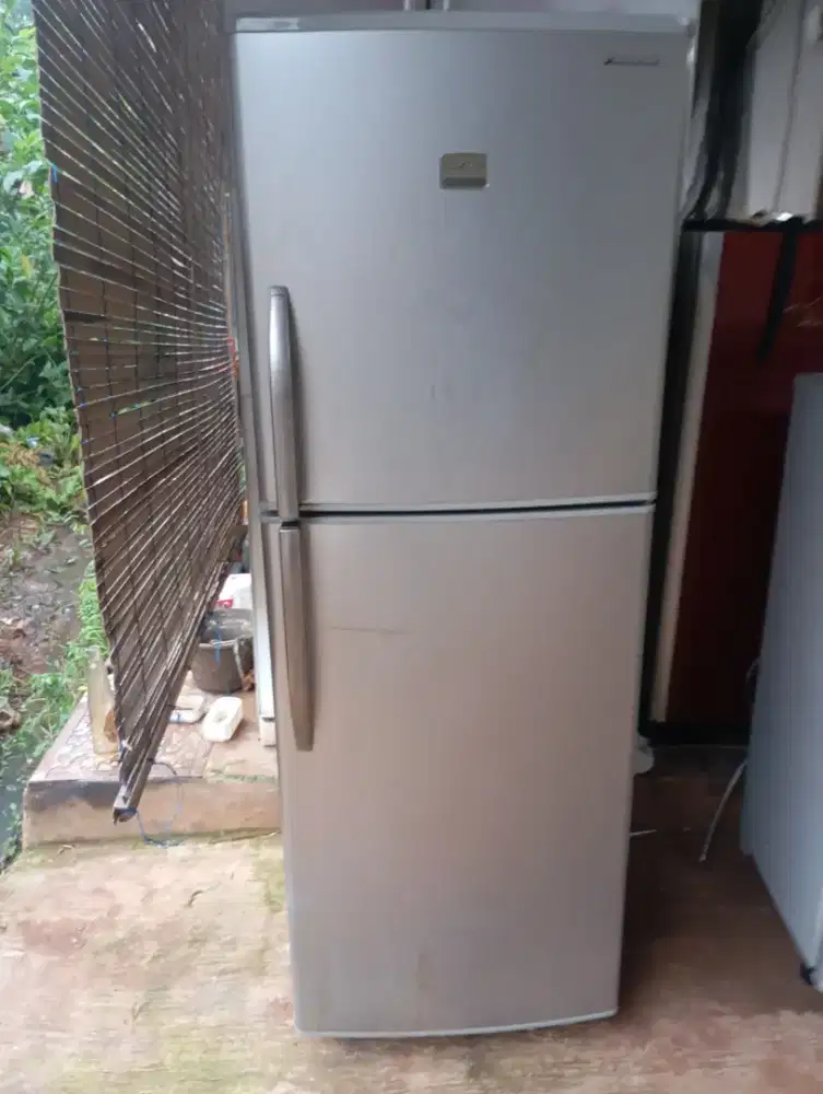 Kulkas 2pintu panasonic tinggi orian