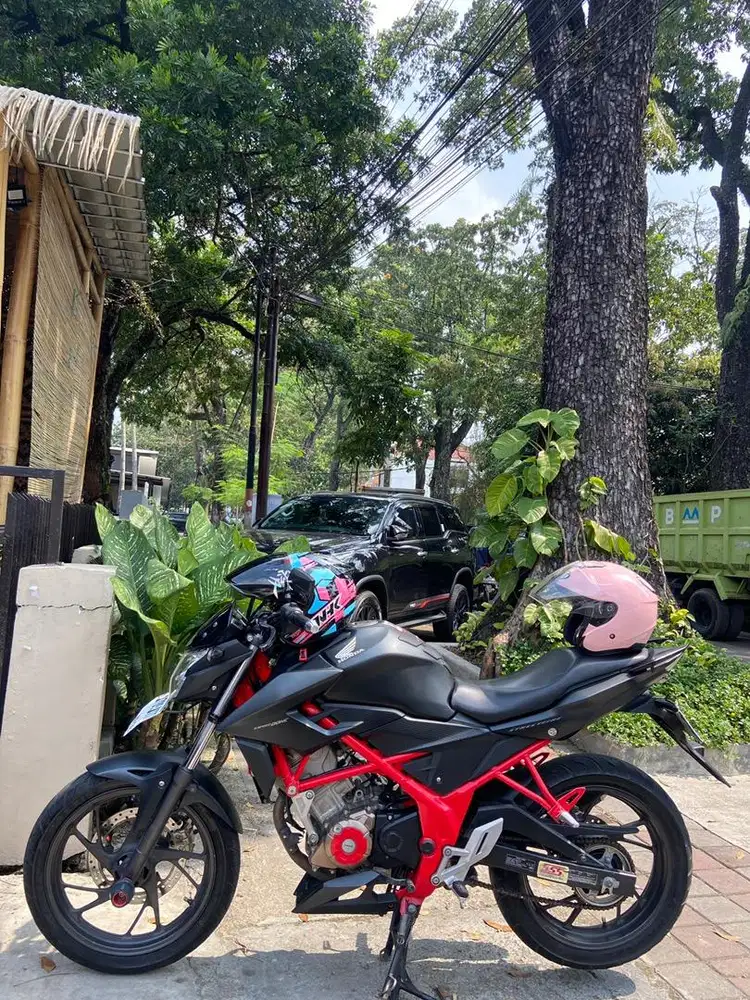Di jual motor Pribadi CB150R