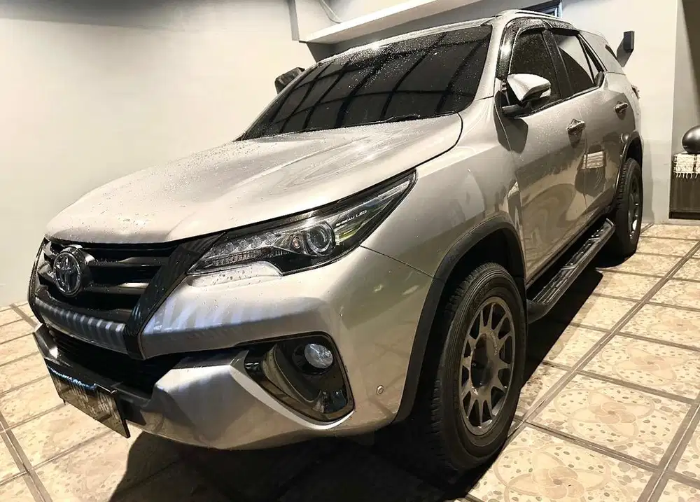 Fortuner VRZ 2.4 AT Diesel 2016 – Istimewa, Tangan Pertama, Low KM