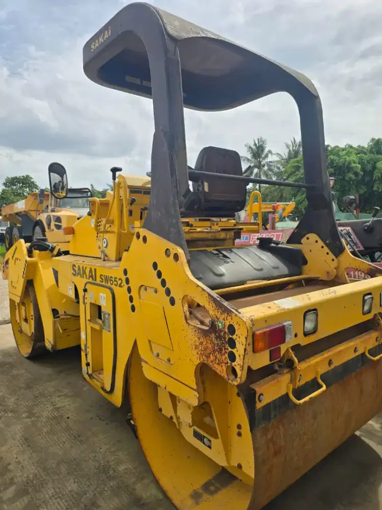 Tandem Roller Sakai SW650 Double Drum Roller, Harga DO