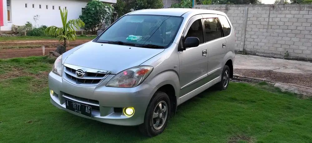 Daihatsu Xenia 2011 Bensin