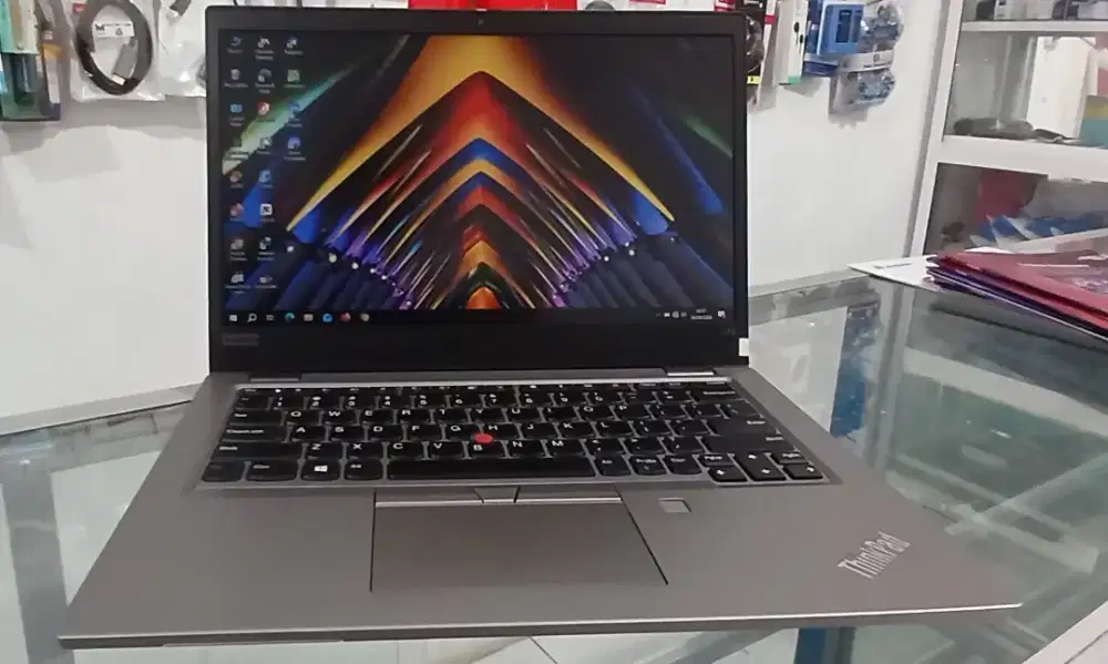 Thinkpad Core i3 Gen10 ram 8GB ssd 256GB