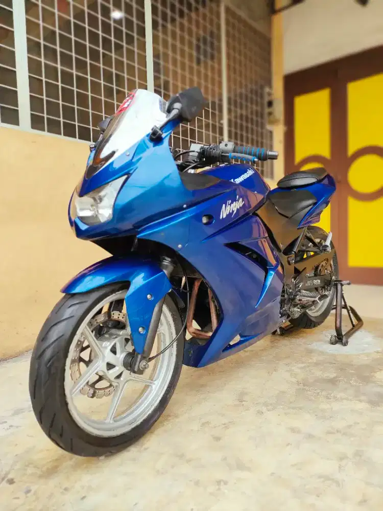 Kawasaki Ninja250 / Ninja 250 Karbu 2011, Blue Premium Metalic, Mulus.