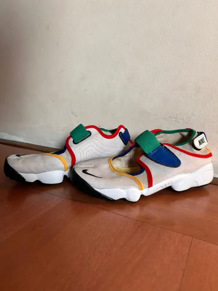 Sepatu Nike Air Rift