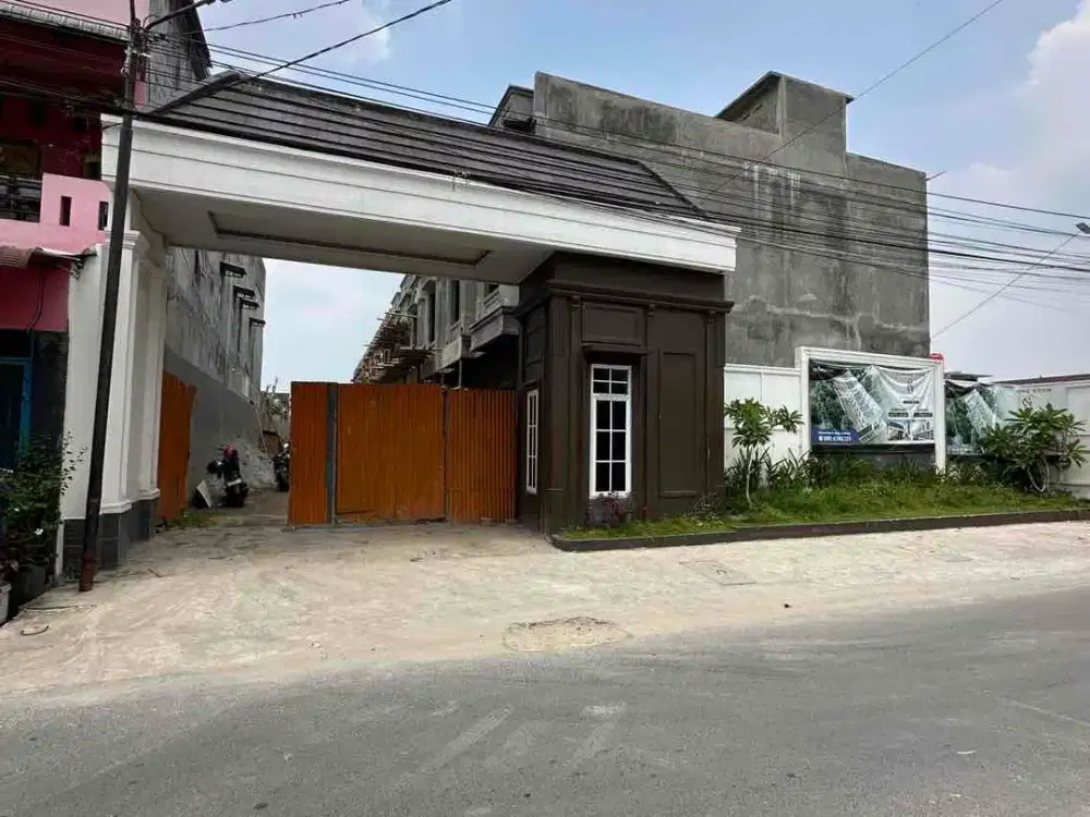 Dijual Townhouse Komplek Super dekat ke Pancing