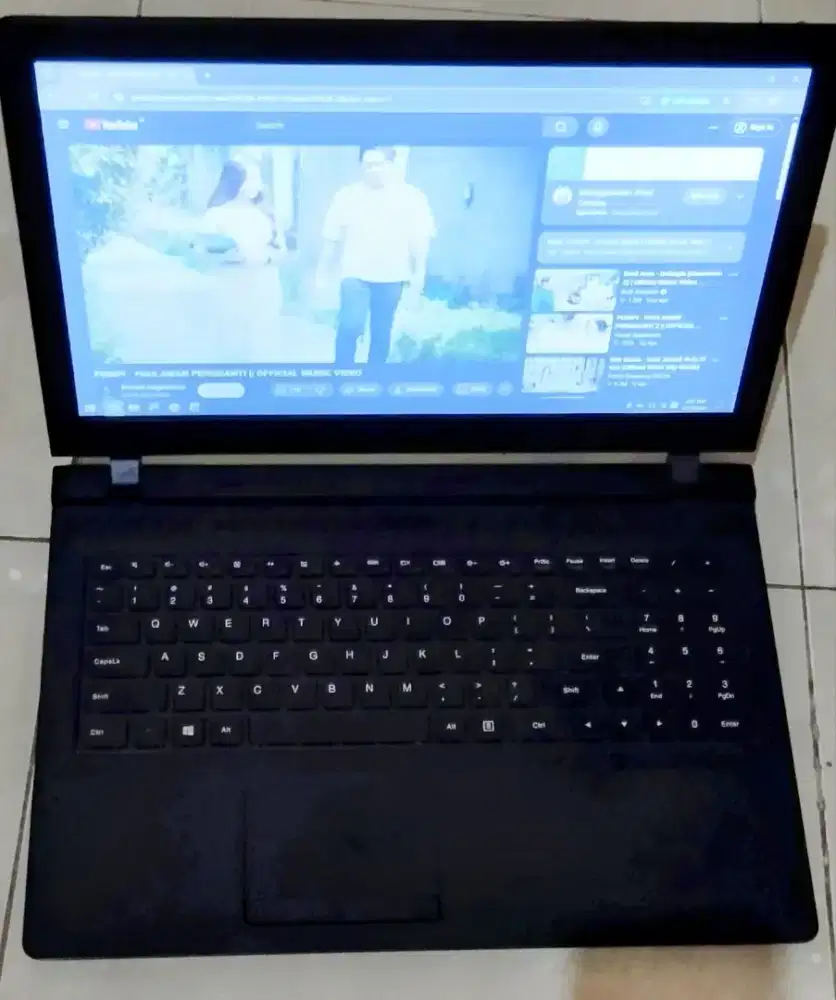 Lenovo Core i3 Gen 9, Layar Lebar 15,6 inc