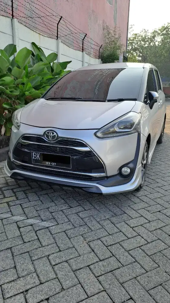 Toyota Sienta 1.5 Q