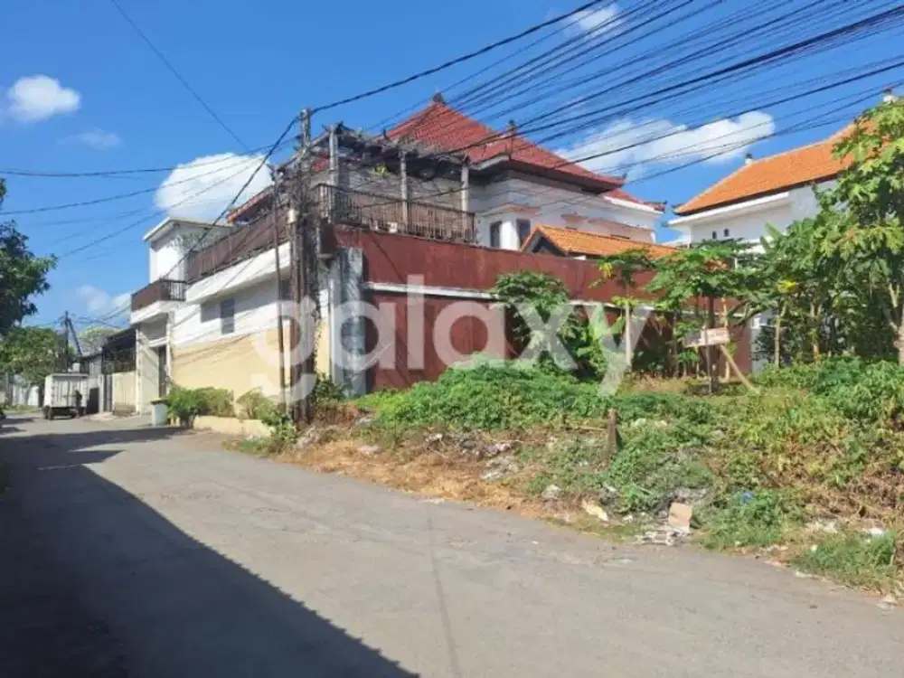 RUMAH MEWAH 2 LANTAI DI TUKAD BADUNG RENON DENPASAR, BALI