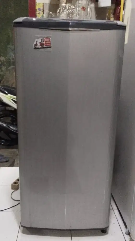 Dijual kulkas SANYO 1PINTU RAK LENGKAP TUTUP RAK FREEZER BEKU DINGIN