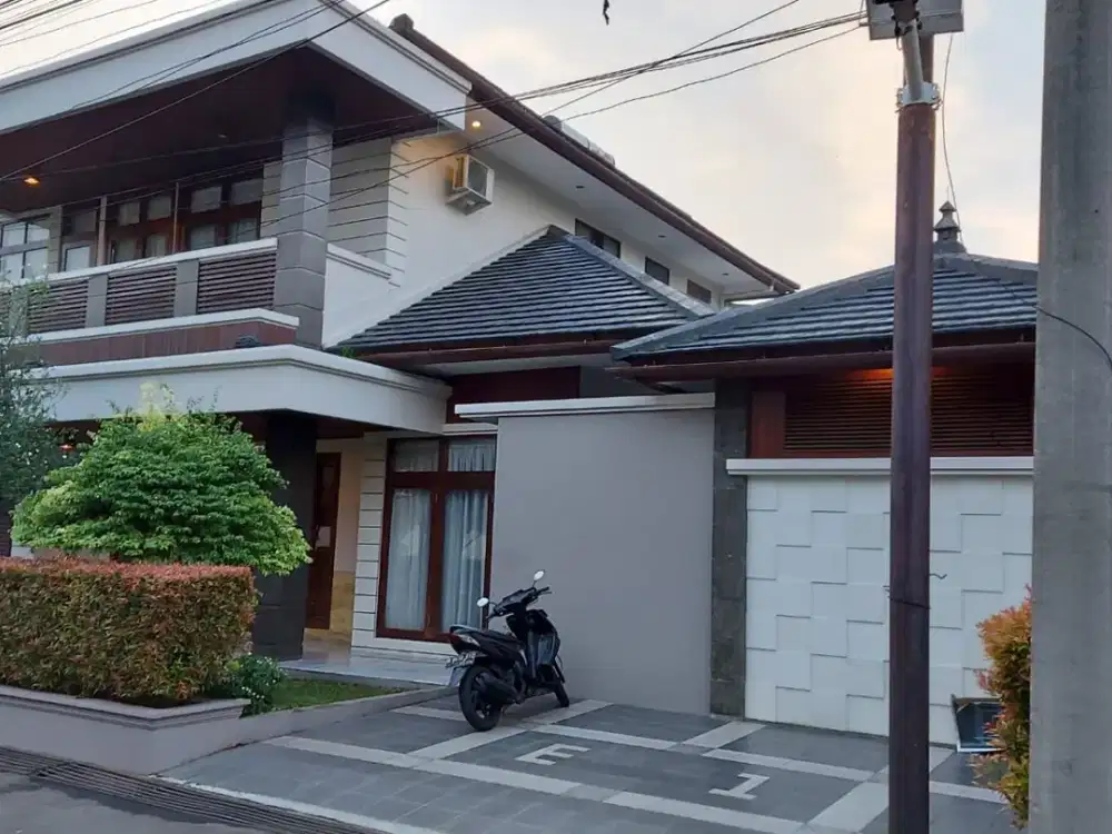 Dijual Rumah mewah di Mampang Prapatan Jakarta Selatan